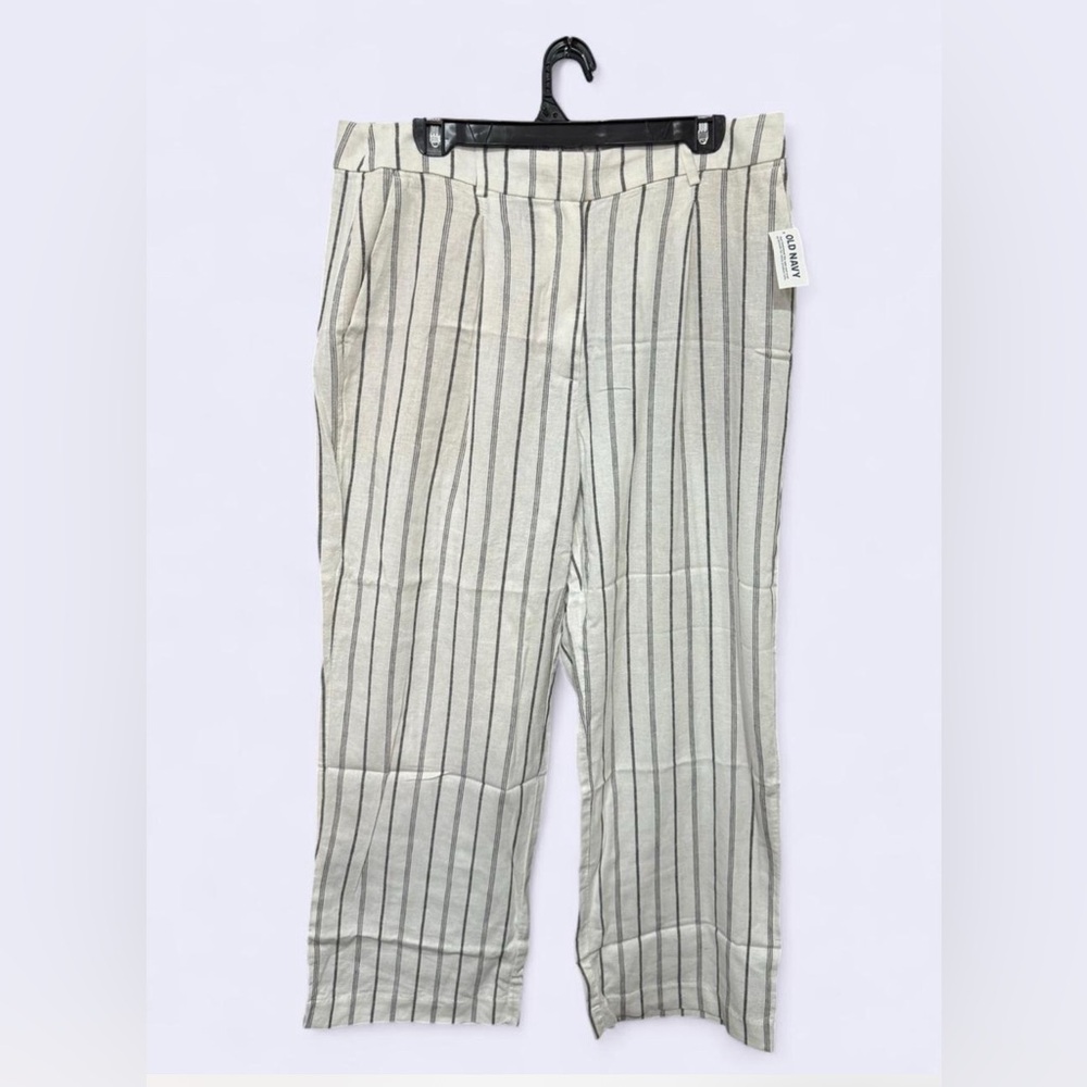 Old Navy Black and White Striped Tailored Pants NWT